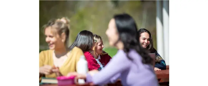HiSS Student Support - happy students